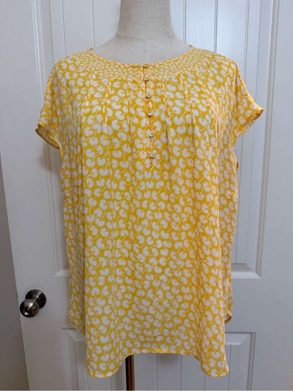 Talbots Yellow & White Patterned Smocked-Neck Blouse Sz X